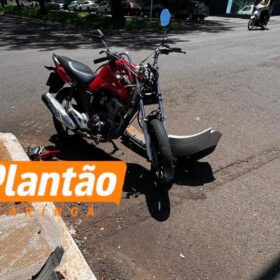Homem com deficiência auditiva sofre acidente e é confundido com vítima inconsciente em Maringá; câmera de segurança registra colisão Foto 6 Fotos de Homem com deficiência auditiva sofre acidente e é confundido com vítima inconsciente em Maringá; câmera de segurança registra colisão
