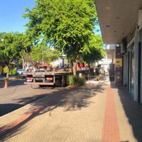 Trabalhador que caiu de telhado no Shopping Avenida Center morre após dias internado em Maringá Foto 6 Fotos de Trabalhador que caiu de telhado no Shopping Avenida Center morre após dias internado em Maringá