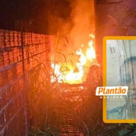 Fotos de Câmera de segurança registra homem tentando incendiar casa após atear fogo na esposa em Sarandi