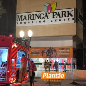 Seguranças inalam fumaça durante incêndio no Shopping Maringá Park Foto 5 Fotos de Seguranças inalam fumaça durante incêndio no Shopping Maringá Park