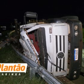 Caminhão tomba após motorista relatar que foi fechado por carro na PR-317 em Maringá Foto 2 Fotos de Caminhão tomba após motorista relatar que foi fechado por carro na PR-317 em Maringá