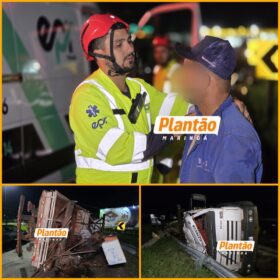 Caminhão tomba após motorista relatar que foi fechado por carro na PR-317 em Maringá Foto 1 Fotos de Caminhão tomba após motorista relatar que foi fechado por carro na PR-317 em Maringá