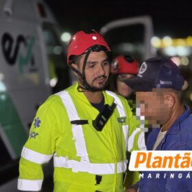 Caminhão tomba após motorista relatar que foi fechado por carro na PR-317 em Maringá Foto 8 Fotos de Caminhão tomba após motorista relatar que foi fechado por carro na PR-317 em Maringá