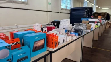 Fotos de Celulares, perfumes e eletrônicos: bazar com produtos doados pela Receita Federal começa em Maringá; veja onde
