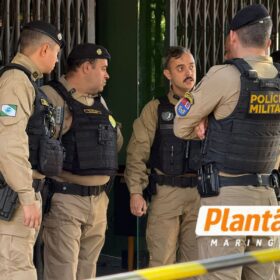 Carro usado em duplo homicídio em barbearia é encontrado escondido em obra de Maringá; veja Foto 8 Fotos de Carro usado em duplo homicídio em barbearia é encontrado escondido em obra de Maringá; veja