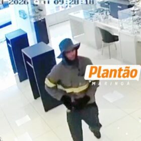 Criminosos armados invadem relojoaria e fazem funcionárias reféns Foto 1 Fotos de Criminosos armados invadem relojoaria e fazem funcionárias reféns