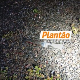 Homem é esfaqueado duas vezes no peito após se recusar a comprar drogas em Sarandi; suspeita do crime foge levando motocicleta da vítima Foto 3 Fotos de Homem é esfaqueado duas vezes no peito após se recusar a comprar drogas em Sarandi; suspeita do crime foge levando motocicleta da vítima