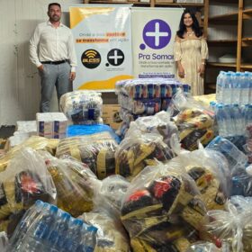 Iniciativa “Fechados com a Bless” arrecada mais de 1 tonelada de alimentos e beneficia famílias em Maringá Foto 2 Fotos de Iniciativa “Fechados com a Bless” arrecada mais de 1 tonelada de alimentos e beneficia famílias em Maringá