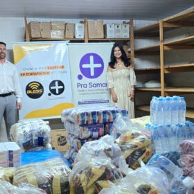 Iniciativa “Fechados com a Bless” arrecada mais de 1 tonelada de alimentos e beneficia famílias em Maringá Foto 3 Fotos de Iniciativa “Fechados com a Bless” arrecada mais de 1 tonelada de alimentos e beneficia famílias em Maringá