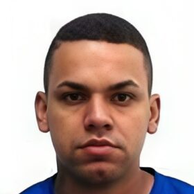 Carro usado em duplo homicídio em barbearia é encontrado escondido em obra de Maringá; veja Foto 1 Fotos de Carro usado em duplo homicídio em barbearia é encontrado escondido em obra de Maringá; veja