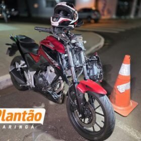 Fotos de Vídeo flagra jovem de 18 anos sendo arremessada em batida violenta entre moto e bicicleta em Maringá