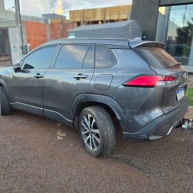 Câmera flagra motorista com sinais de embriaguez provocando acidente e tombando carro em Maringá Foto 2 Fotos de Câmera flagra motorista com sinais de embriaguez provocando acidente e tombando carro em Maringá