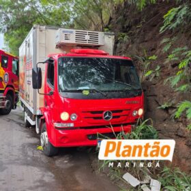 Grave acidente no Contorno Sul mobiliza equipes do Corpo de Bombeiros e do Samu em Maringá Foto 4 Fotos de Grave acidente no Contorno Sul mobiliza equipes do Corpo de Bombeiros e do Samu em Maringá