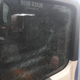 Homem quebra carros, ameaça guardas e diz ser de facção criminosa em Maringá Foto 4 Fotos de Homem quebra carros, ameaça guardas e diz ser de facção criminosa em Maringá