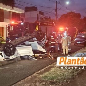 Idoso de 64 anos fica ferido em capotamento após avançar preferencial em Maringá Foto 3 Fotos de Idoso de 64 anos fica ferido em capotamento após avançar preferencial em Maringá