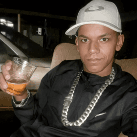 Justiça decreta prisão preventiva de suspeito de duplo homicídio em barbearia em Maringá Foto 7 Fotos de Justiça decreta prisão preventiva de suspeito de duplo homicídio em barbearia em Maringá