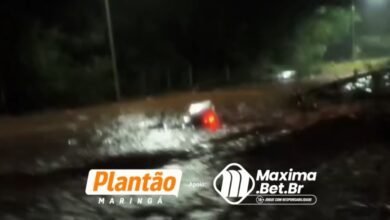 Fotos de Motoboy quase é arrastado por correnteza após córrego transbordar em Maringá