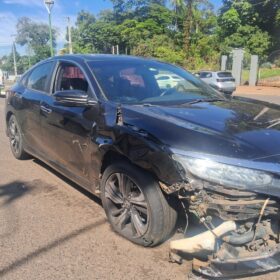 Motociclista de 59 anos que transportava mandioca fica em estado grave após colisão na Avenida Carlos Borges, em Maringá Foto 4 Fotos de Motociclista de 59 anos que transportava mandioca fica em estado grave após colisão na Avenida Carlos Borges, em Maringá