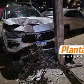 Fotos de Motorista de ônibus perde controle após possível apagão e provoca acidente na Avenida Laguna, em Maringá