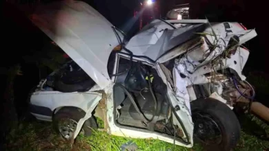 Fotos de Motorista morre após carro ser atingido e arremessado contra poste na PR-317
