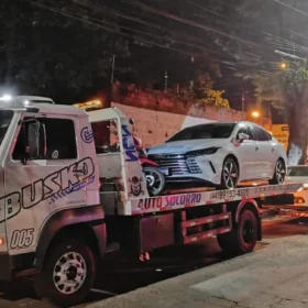 Operação fecha avenida famosa por bares em Maringá, tem carros guinchados e flagrante de motorista sob efeito de álcool Foto 1 Fotos de Operação fecha avenida famosa por bares em Maringá, tem carros guinchados e flagrante de motorista sob efeito de álcool