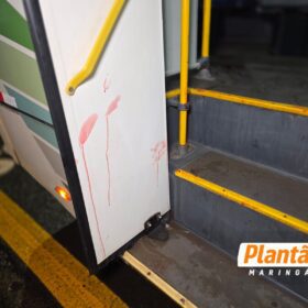 Polícia divulga imagem de suspeito de matar homem dentro de ônibus em Maringá Foto 11 Fotos de Polícia divulga imagem de suspeito de matar homem dentro de ônibus em Maringá
