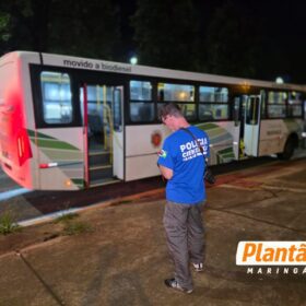 Polícia divulga imagem de suspeito de matar homem dentro de ônibus em Maringá Foto 7 Fotos de Polícia divulga imagem de suspeito de matar homem dentro de ônibus em Maringá
