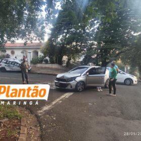 Câmera de segurança registra momento em que carro capota após colisão em Maringá Foto 1 Fotos de Câmera de segurança registra momento em que carro capota após colisão em Maringá