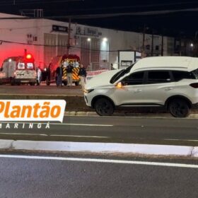 Carro fica sobre bloco de concreto após acidente na Avenida Colombo em Maringá Foto 4 Fotos de Carro fica sobre bloco de concreto após acidente na Avenida Colombo em Maringá