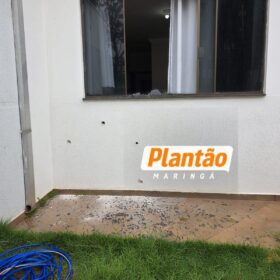 Casa é alvo de oito tiros no Jardim Imperial em Maringá; casal e criança no imóvel Foto 2 Fotos de Casa é alvo de oito tiros no Jardim Imperial em Maringá; casal e criança no imóvel