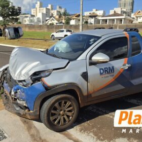 Colisão violenta mobiliza equipes de resgate na Avenida Guedner, em Maringá Foto 6 Fotos de Colisão violenta mobiliza equipes de resgate na Avenida Guedner, em Maringá
