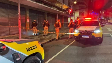 Fotos de Homem é executado com tiros no rosto no PR e mais de 20 disparos são encontrados no local