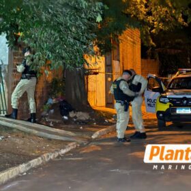 Homem morre após atacar policiais durante ocorrência de violência doméstica Foto 3 Fotos de Homem morre após atacar policiais durante ocorrência de violência doméstica
