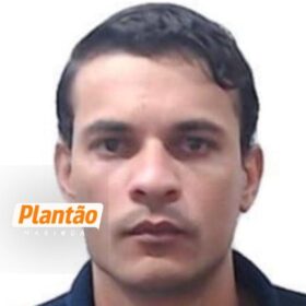 Homem morre após atacar policiais durante ocorrência de violência doméstica Foto 1 Fotos de Homem morre após atacar policiais durante ocorrência de violência doméstica