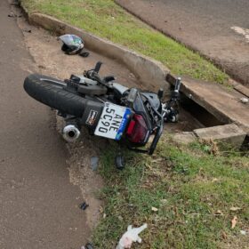 Jovem de 18 anos fica gravemente ferido após acidente entre moto e carro em Sarandi Foto 10 Fotos de Jovem de 18 anos fica gravemente ferido após acidente entre moto e carro em Sarandi