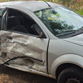 Jovem de 18 anos fica gravemente ferido após acidente entre moto e carro em Sarandi Foto 6 Fotos de Jovem de 18 anos fica gravemente ferido após acidente entre moto e carro em Sarandi