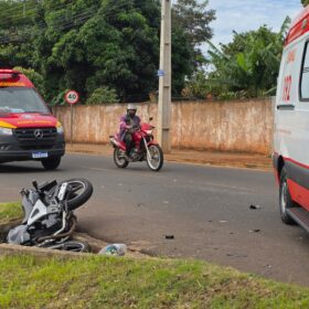 Jovem de 18 anos fica gravemente ferido após acidente entre moto e carro em Sarandi Foto 8 Fotos de Jovem de 18 anos fica gravemente ferido após acidente entre moto e carro em Sarandi