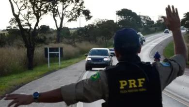 Fotos de Nova lei do farol: Alteração no CTB ainda gera multas e pontos na CNH em 2026
