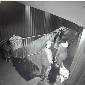 Polícia Civil divulga novas imagens de primas desaparecidas de Cianorte; elas foram vista pela última vez em balada na região Foto 2 Fotos de Polícia Civil divulga novas imagens de primas desaparecidas de Cianorte; elas foram vista pela última vez em balada na região