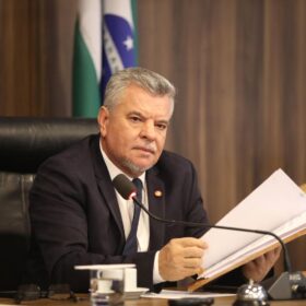 Sob presidência do Delegado Jacovós, Conselho de Ética aprova parecer pela cassação de Renato Freitas Foto 3 Fotos de Sob presidência do Delegado Jacovós, Conselho de Ética aprova parecer pela cassação de Renato Freitas