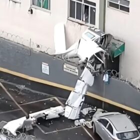Vídeo: Piloto de avião que caiu em prédio em Belo Horizonte era da região e estudou no aeroclube de Maringá Foto 6 Fotos de Vídeo: Piloto de avião que caiu em prédio em Belo Horizonte era da região e estudou no aeroclube de Maringá