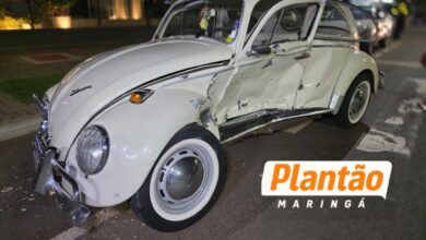 Fotos de Acidente entre Fusca e Celta deixa três feridos na Zona 8, em Maringá