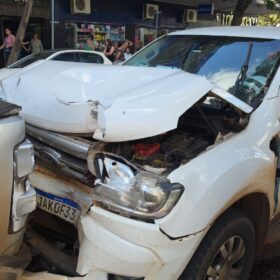 Câmera flagra engavetamento com três veículos no centro de Maringá; gestante de sete meses fica ferida Foto 3 Fotos de Câmera flagra engavetamento com três veículos no centro de Maringá; gestante de sete meses fica ferida