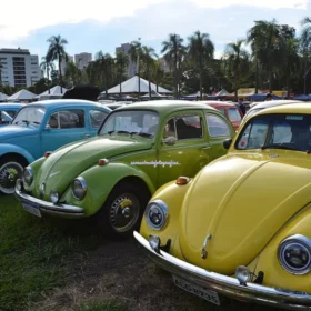 Fotos de Dia Mundial do Fusca: Maringá recebe festival de carros antigos com atrações musicais e telão para a Copa