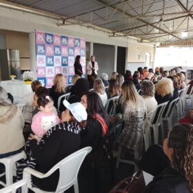Encontro com deputada federal Rosangela Moro destaca saúde, inclusão e políticas públicas Foto 1 Fotos de Encontro com deputada federal Rosangela Moro destaca saúde, inclusão e políticas públicas