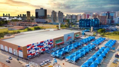 Fotos de Entenda por que rede de supermercados decidiu fechar 28 lojas e demitir 6,6 mil funcionários no Brasil