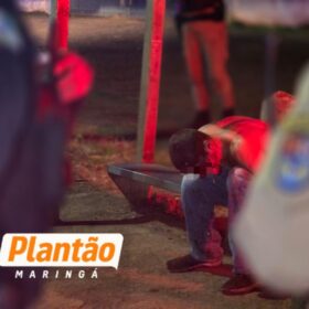 Homem é agredido por populares após tentar roubar moto de entregador em Maringá Foto 2 Fotos de Homem é agredido por populares após tentar roubar moto de entregador em Maringá
