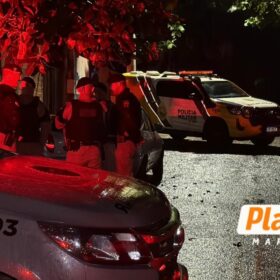 Fotos de Homem em fuga invade casa com mãe e criança e morre após troca de tiros com a Rotam de Sarandi