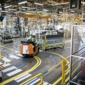 Maior montadora do mundo fecha fábrica com 1,5 mil funcionários no Brasil Foto 1 Fotos de Maior montadora do mundo fecha fábrica com 1,5 mil funcionários no Brasil