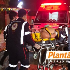 Câmera registra grave acidente entre motoboy e morador de rua; vítimas ficam em estado gravíssimo em Maringá Foto 7 Fotos de Câmera registra grave acidente entre motoboy e morador de rua; vítimas ficam em estado gravíssimo em Maringá